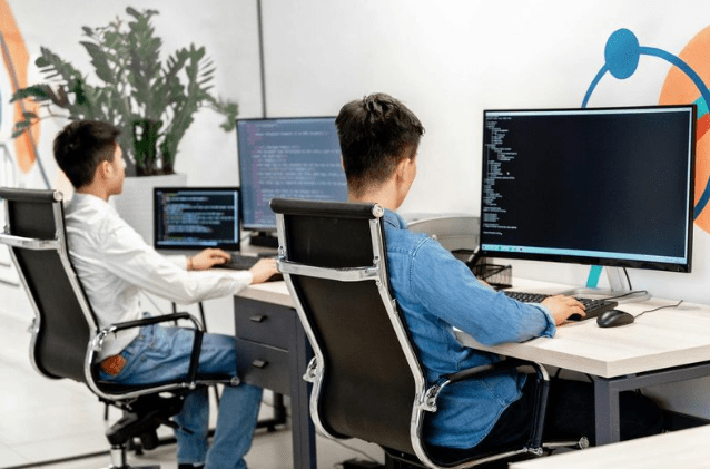 Comparing outsourced versus in-house startup development teams